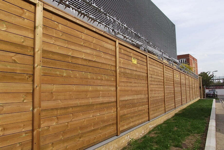 Jakoustic-SR3 Fence with Rota Spike