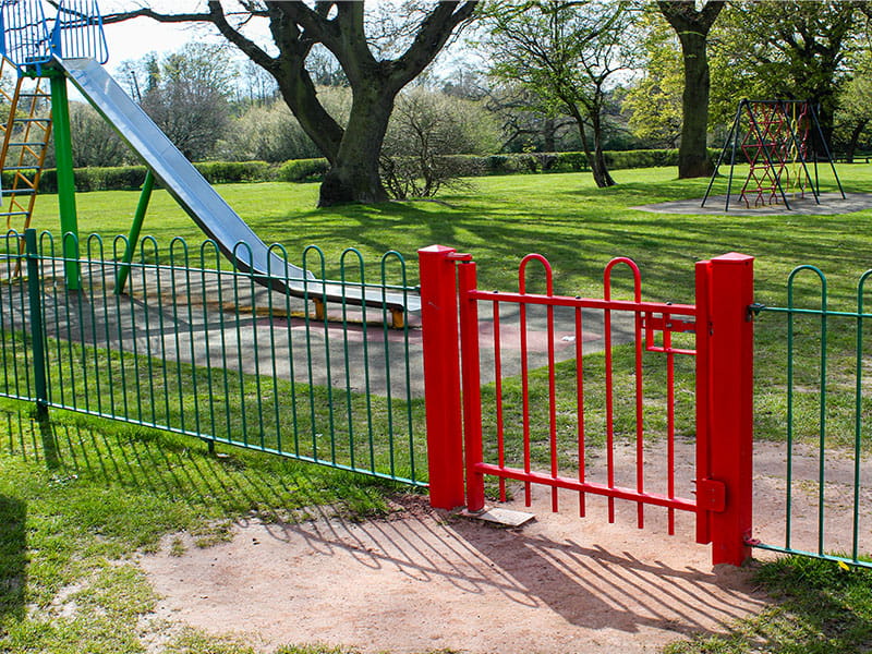 Anti trap bow top playground metal railings Anti trap bow top metal railings