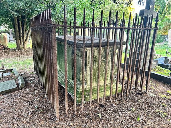 War grave fencing