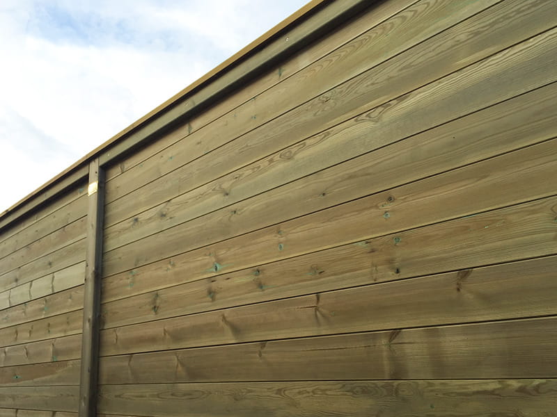 Acoustic barriers for padel courts