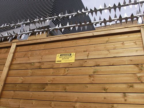 High security fencing with privacy