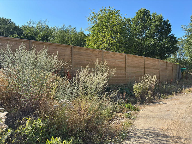 Dog kennels acoustic barriers