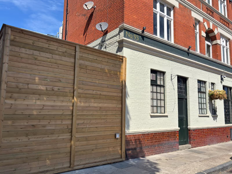 Acoustic Barriers for Pub