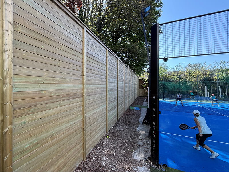 Acoustic barrier for padel court