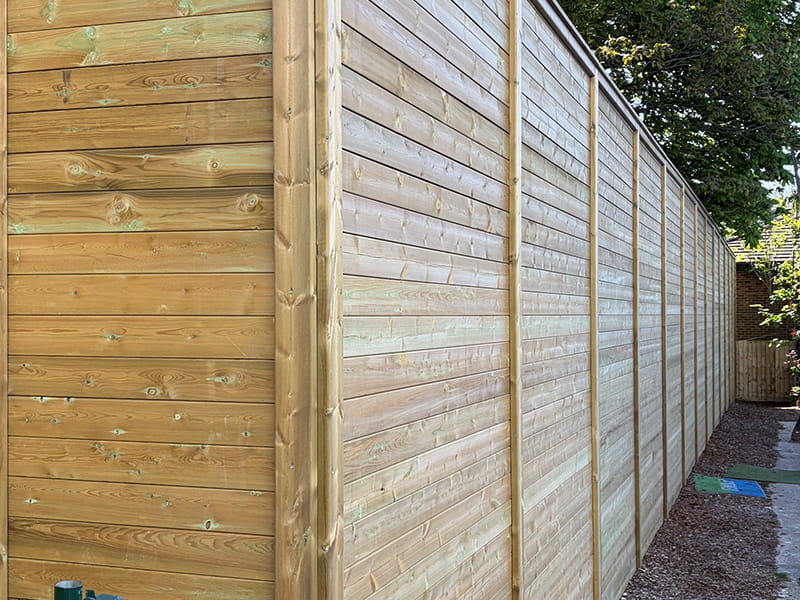 Acoustic barrier for padel courts