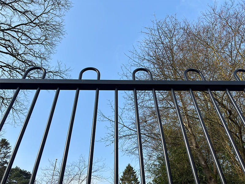 Steel fencing Anti-Trap Bow Top design