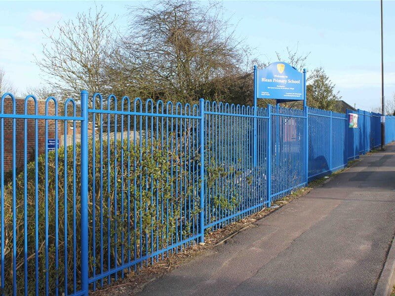 Stepped Bow Top Fencing