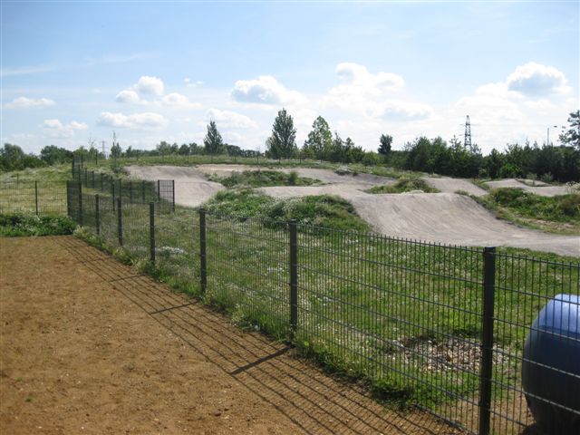 Spectator sports fencing