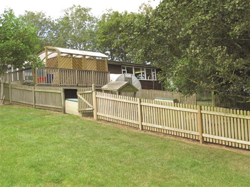 Picket fencing