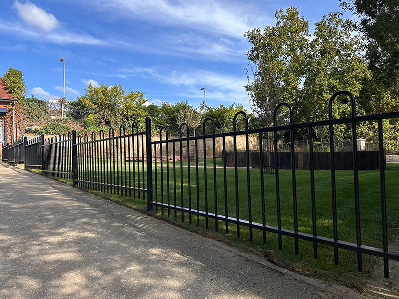 Bow top metal railings