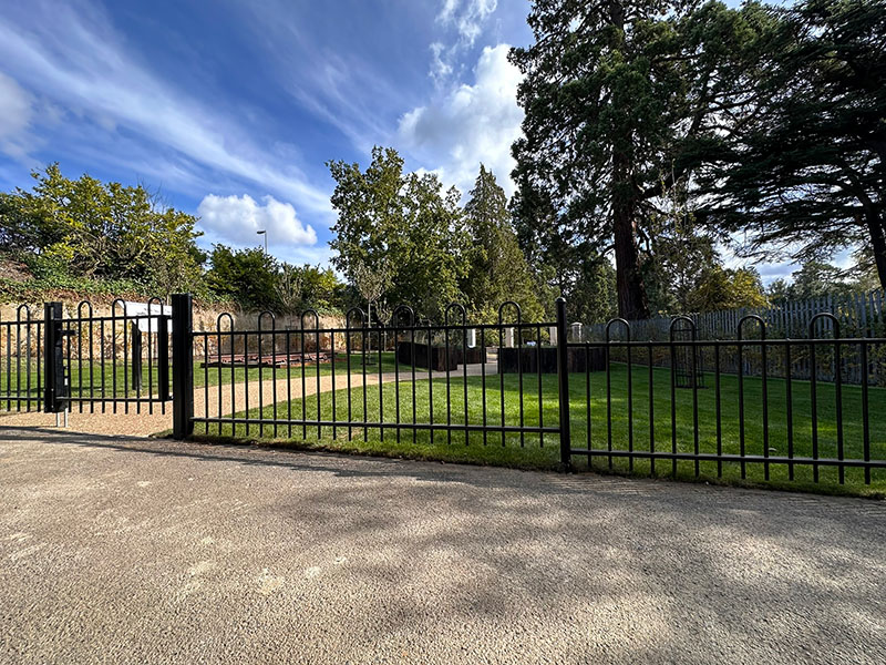 Metal fencing