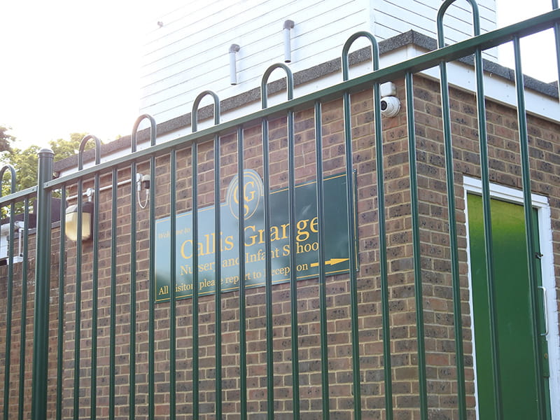 Bow top fencing