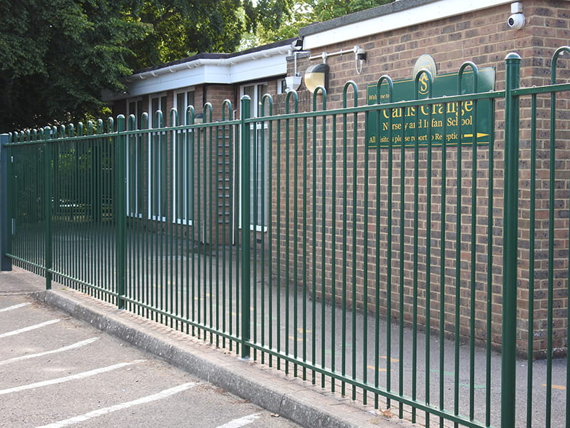 Green bow top fencing