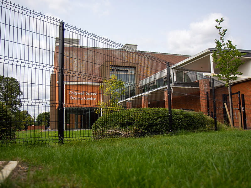 V mesh security fencing