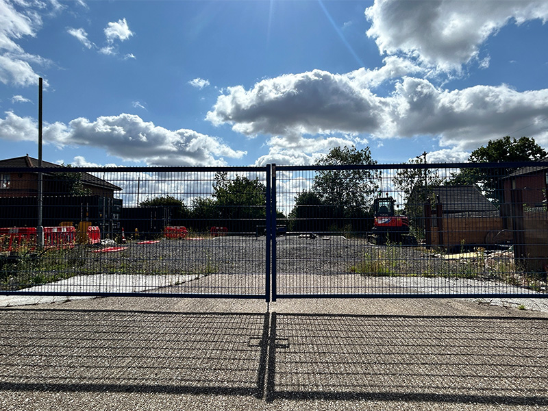 blue 868 mesh double leaf swing gate