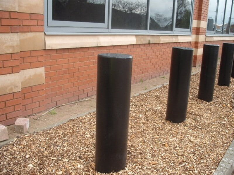 Static PAS 68 Bollard