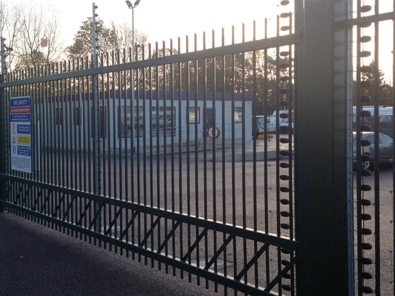 7m wide manual swing barbican gate