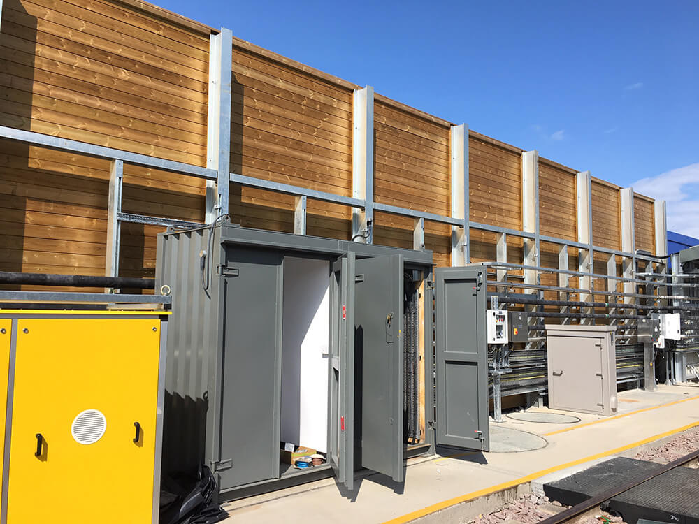 Rail noise fencing