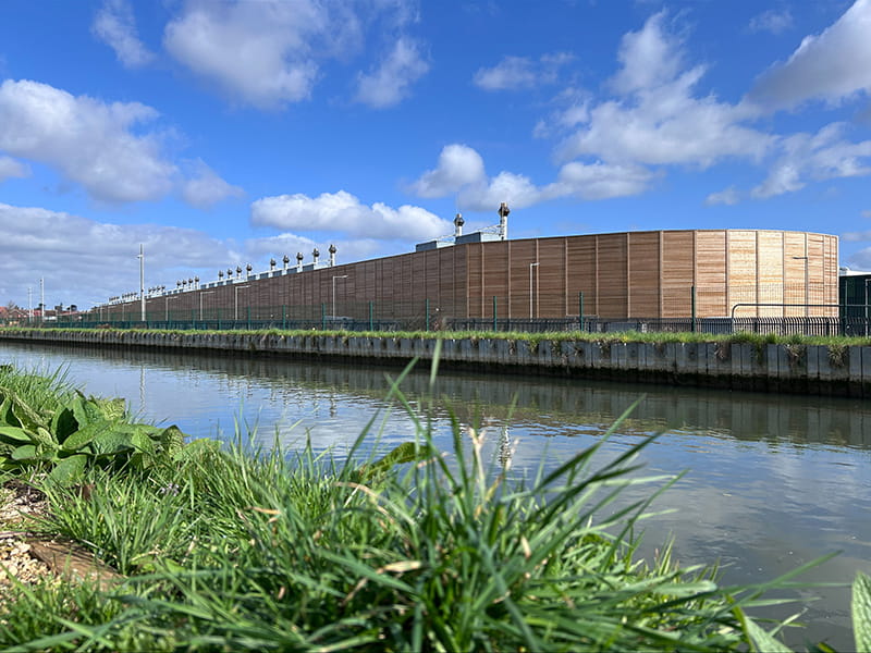 Hyperscale data centre noise reduction