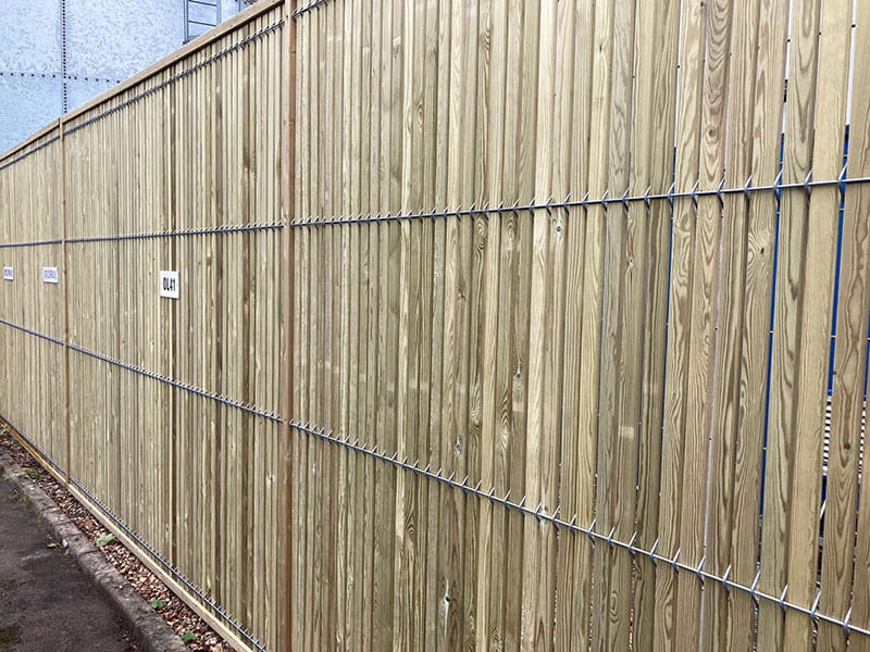 Industrial security fencing