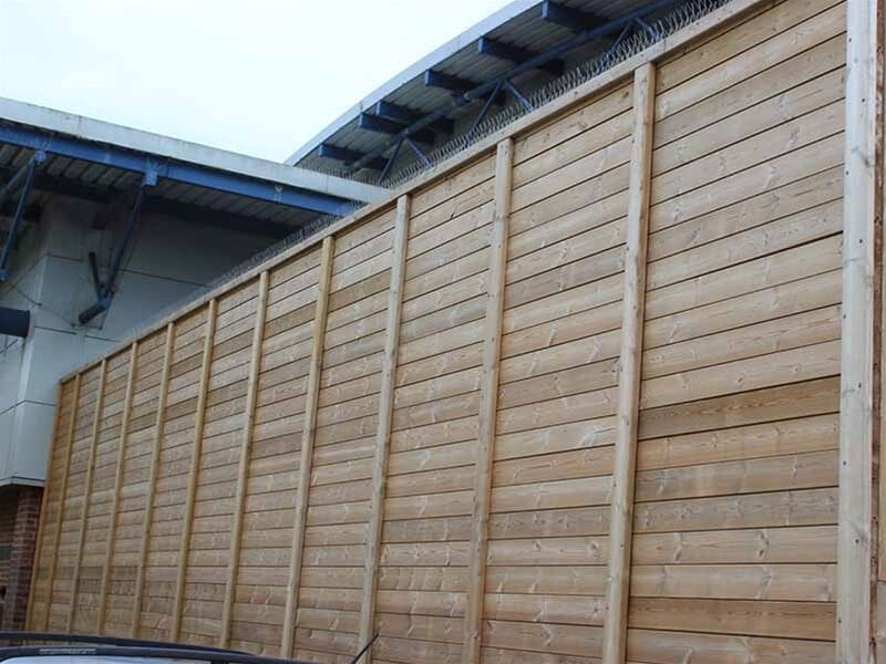 Supermarket noise fencing