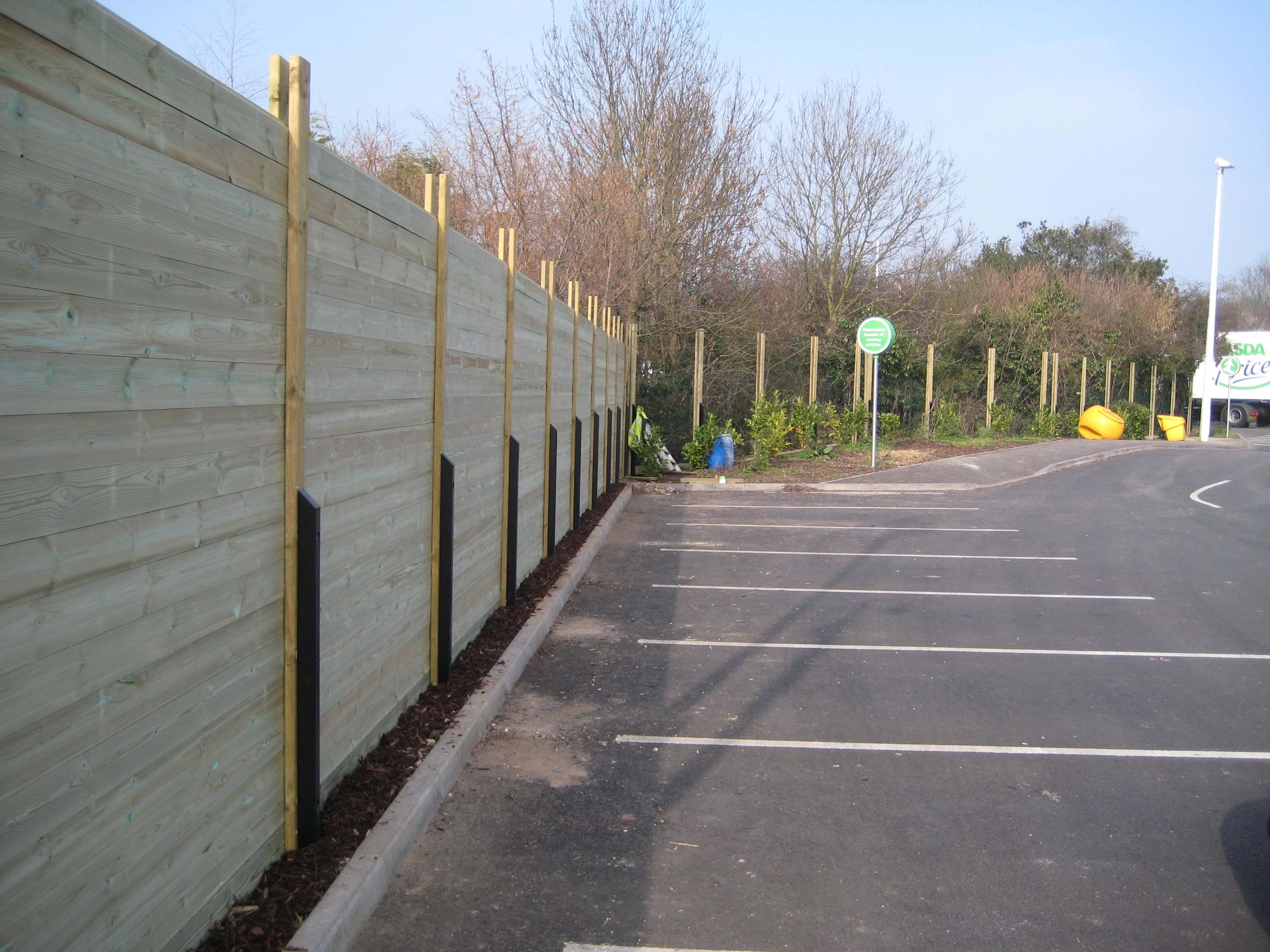 Acoustic fencing supermarket