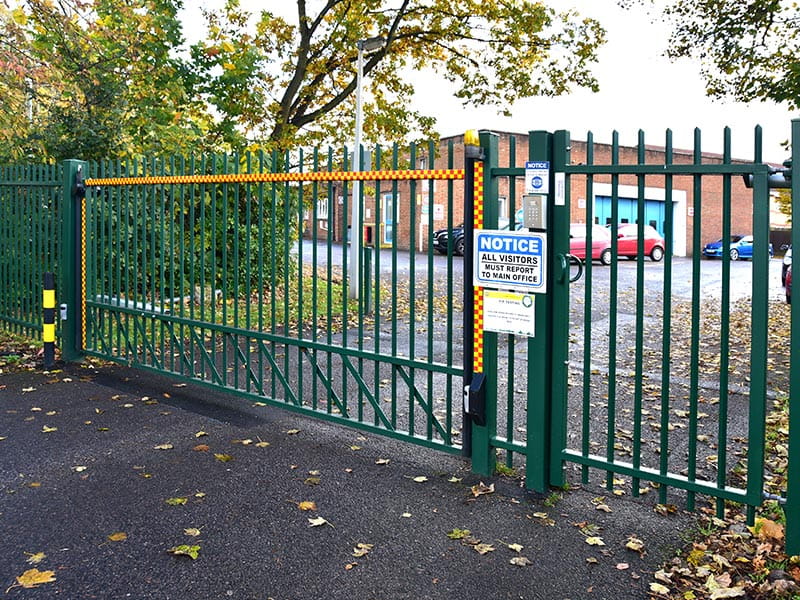 ambulance secuirty fencing