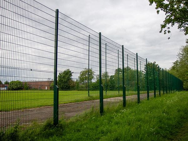 Sports mesh fencing