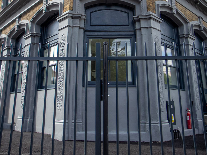 Double leaf automated gate