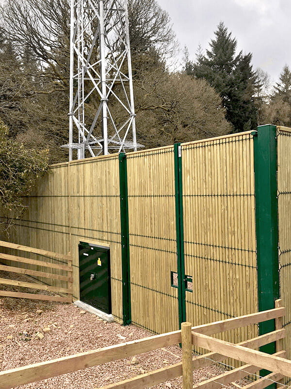 Welded mesh gate