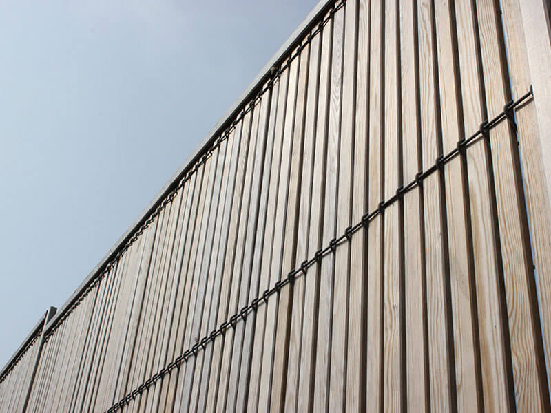 Mesh security fencing