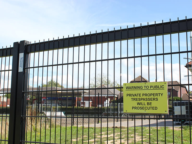 twin wire mesh gate