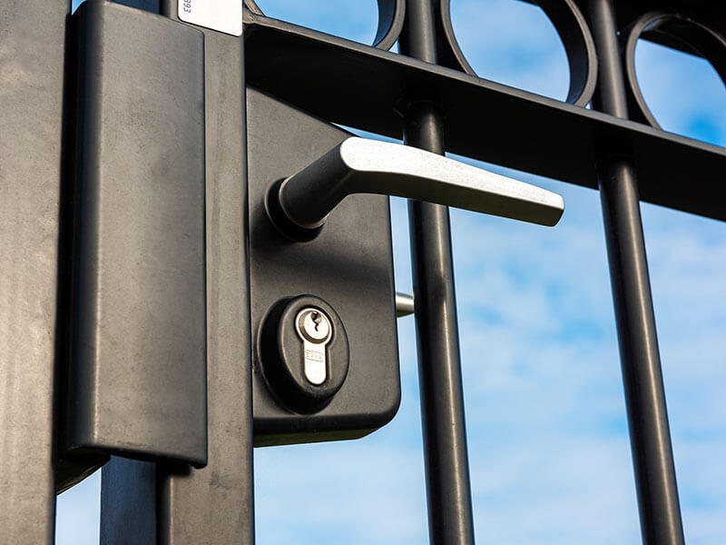 Ornamental metal railings protect Vicarage Community Park | Jacksons ...