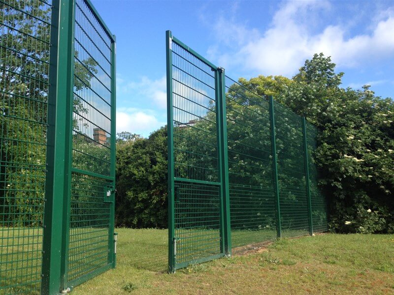 EuroGuard Rebound Double Leaf Gate