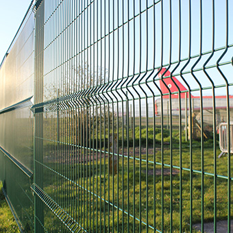 Mesh security fencing
