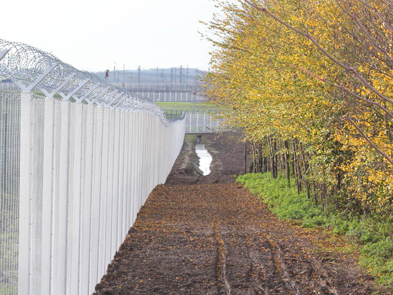 Eurotunnel-security