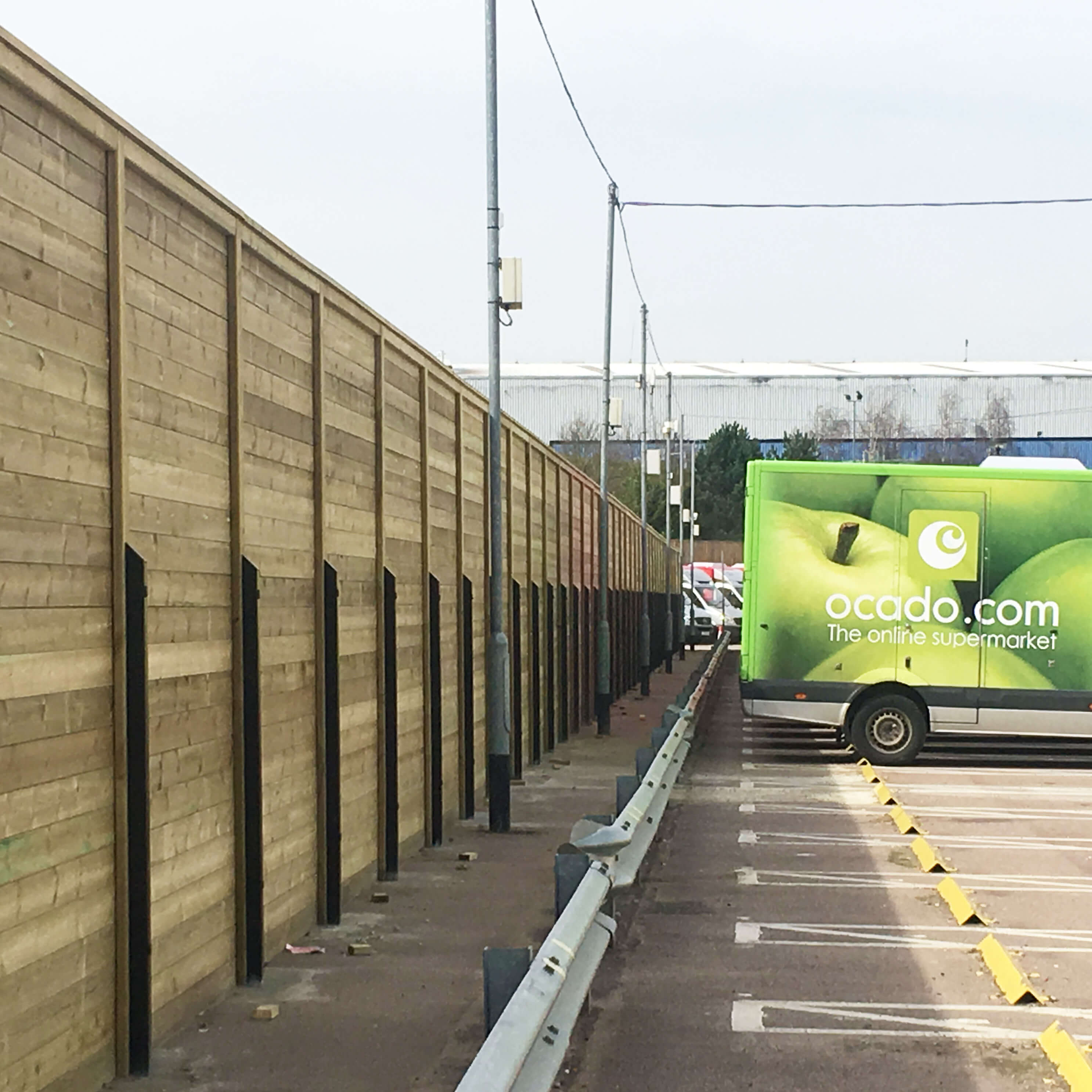 Supermarket acoustic fencing
