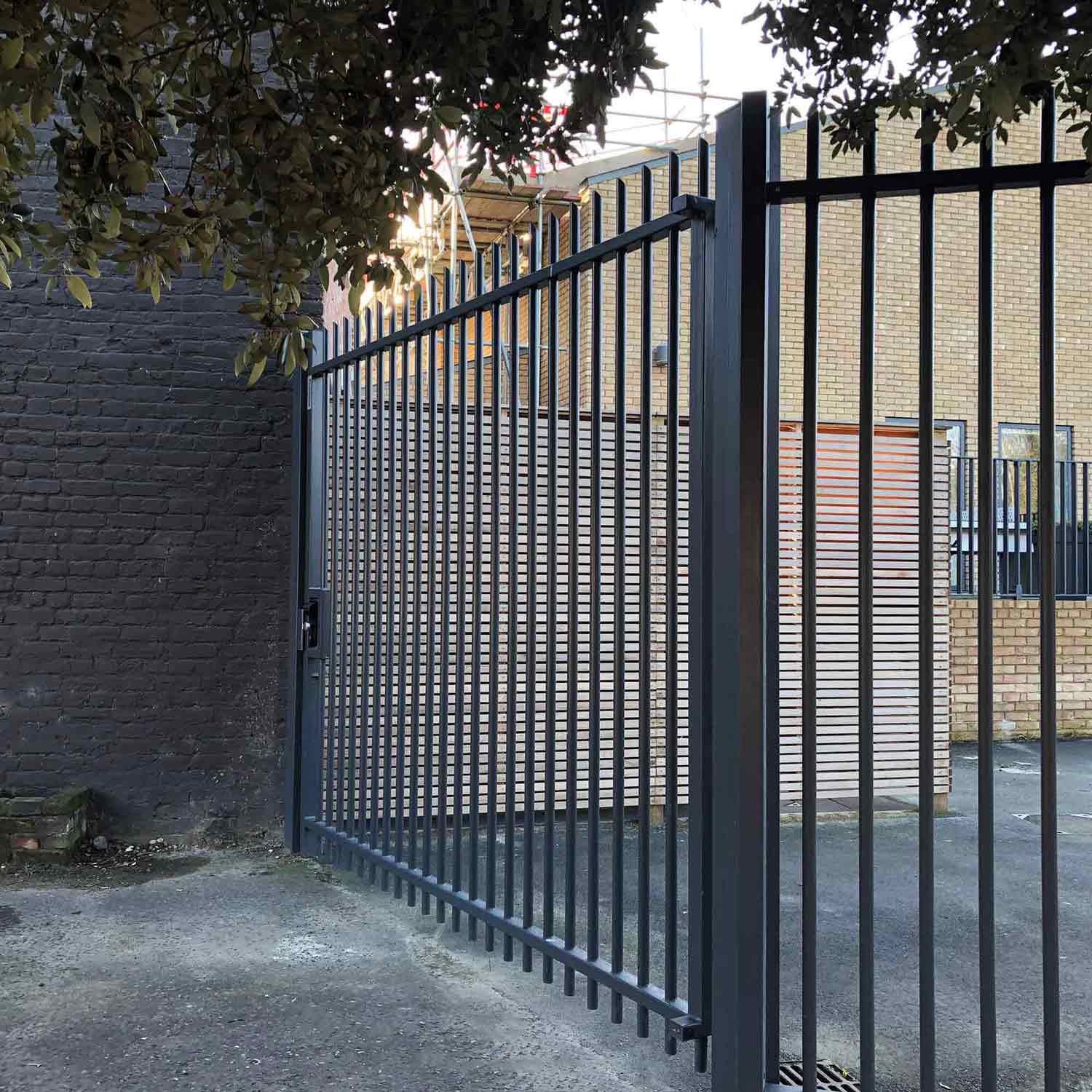 Vertical bar gates