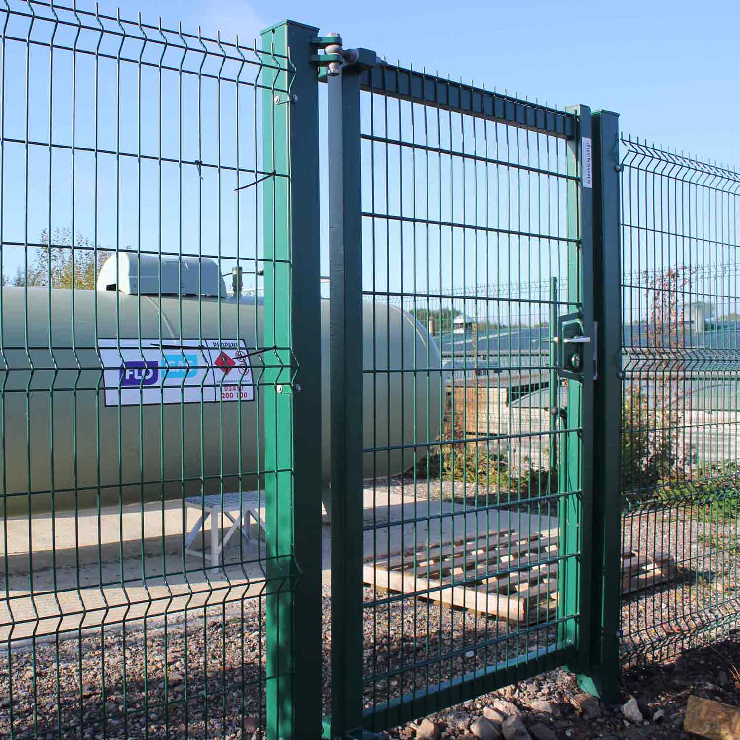 Welded mesh gates (1)