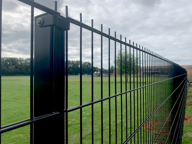 Twin wire mesh security fencing