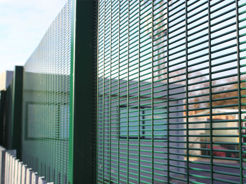 Fencing-for-high-risk-schools
