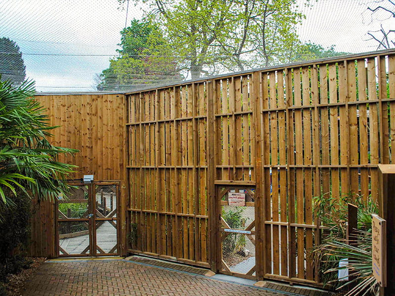 animal enclosure fencing