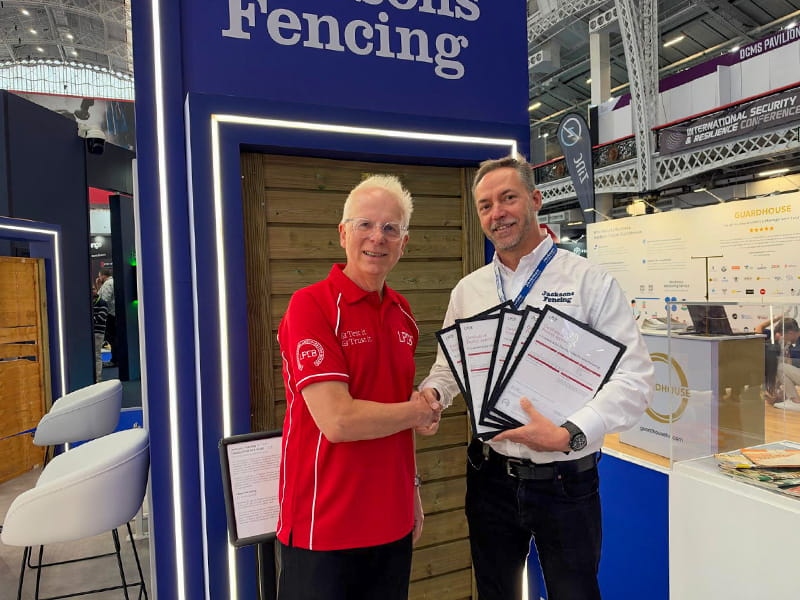 Jacksons Fencing Attack rated fencing certificates