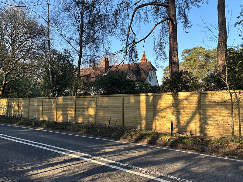Road noise barrier