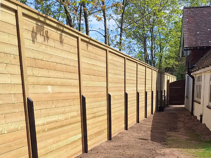 Jakoustic fencing