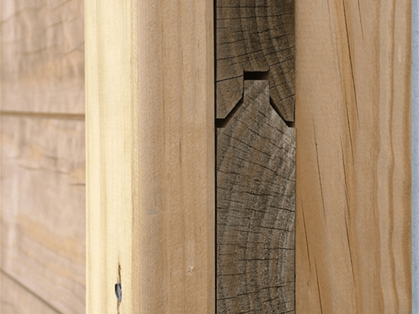 Reflective acoustic barrier