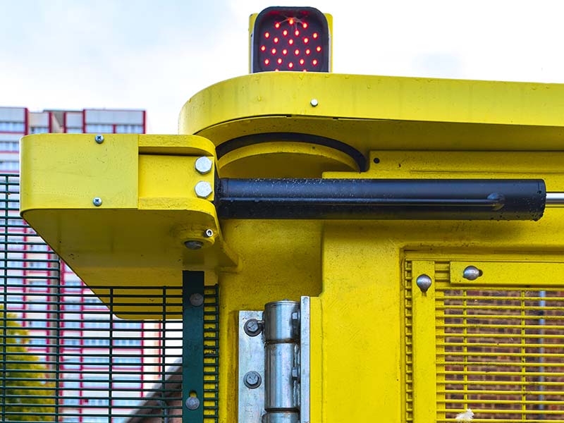 Gate automation bi-folding speed gate