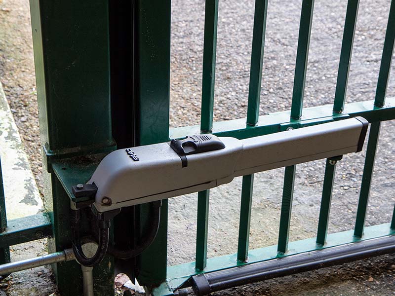 Gate automation ram operator