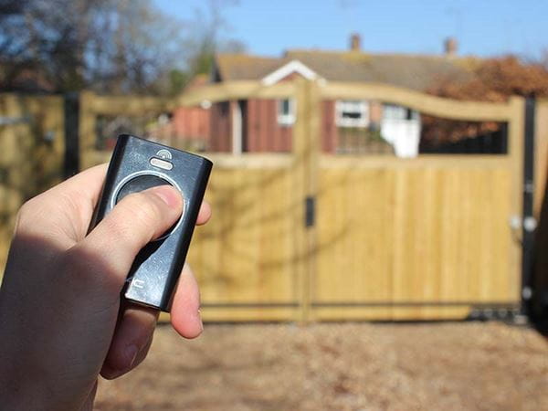 Timber driveway gate gate automation