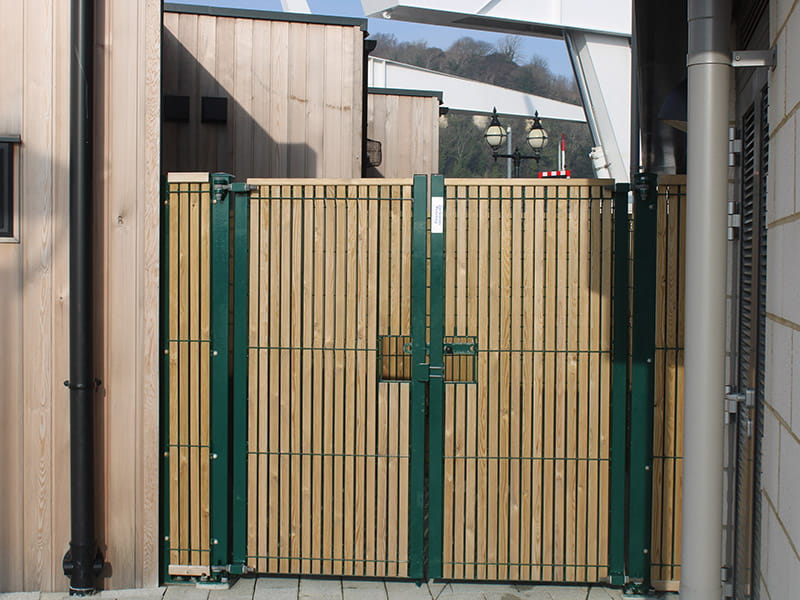 Timber and mesh double leaf gate